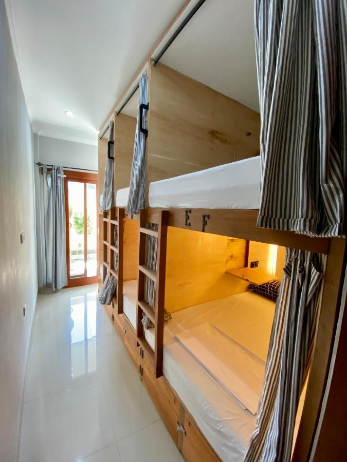 Amigos Guesthouse & Hostel Canggu  Luaran gambar