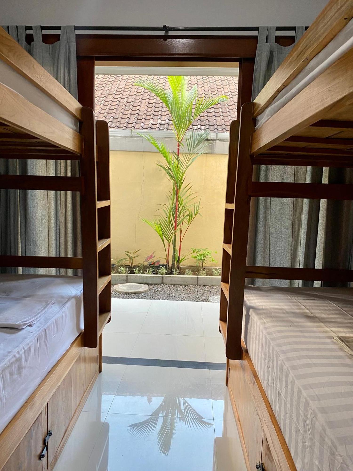 Amigos Guesthouse & Hostel Canggu  Luaran gambar
